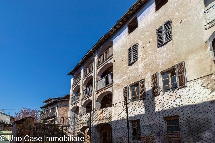 Foto Rustico in Via Garibaldi 6, Rueglio di 300 m² con 5 locali in vendita