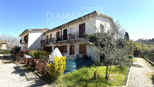 Foto Appartamento a Castiglione del Lago Contrada Mulino di 50 m²