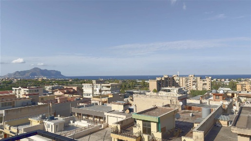 Foto Attico in Via Giulio Cesare 13, Villabate di 70 m² con 3 locali