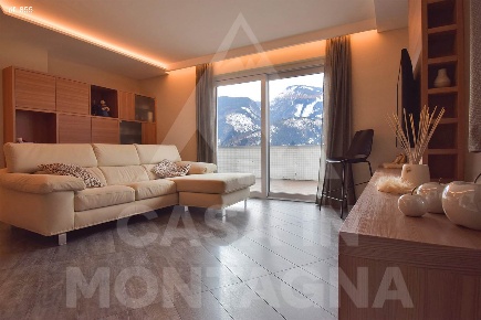 Foto Villa unifamiliare a Tesero di 462 m² con 6 locali in vendita