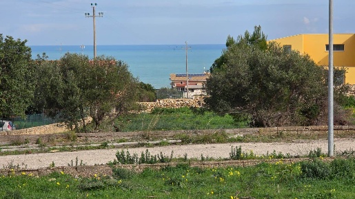 Foto Terreno edificabile a Augusta di 1628 m² in vendita