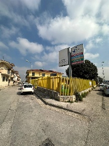 Foto Attività commerciale a Sant'Antimo di 160 m² con 7 locali in affitto