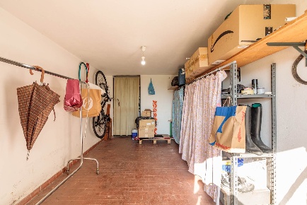 Foto Garage in via dei confini 26, Campi Bisenzio di 14 m² con 1 locali