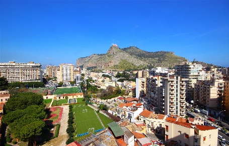 Foto Attico a Palermo Montepellegrino di 190 m² con 5 locali in vendita