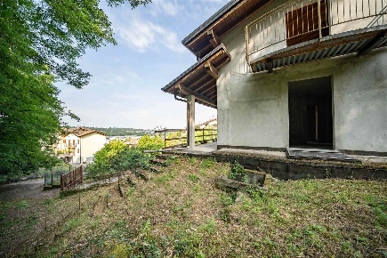 Foto Villa bifamiliare in Via Don Ronchi  18, Dolzago Centro di 119 m²