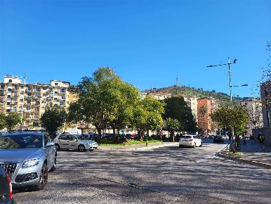 Foto Appartamento in Via Giovanni Francesco Memoli 12, Salerno di 150 m²