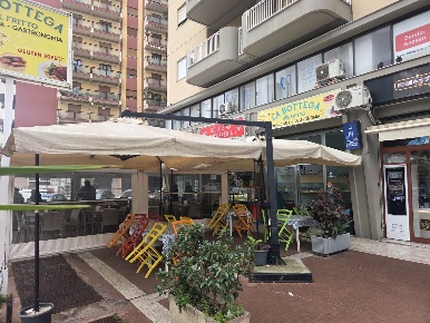 Foto Attività commerciale in via acquileia 64, Palermo di 50 m² in vendita
