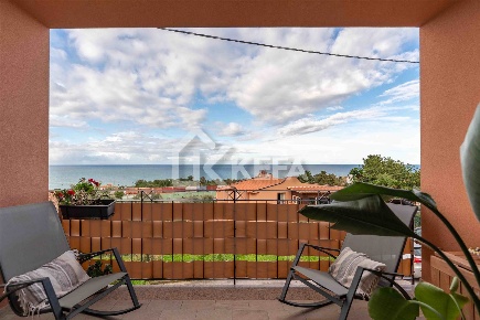 Foto Appartamento in via Roccazzo 18, Cefalù Centro di 121 m² con 6 locali