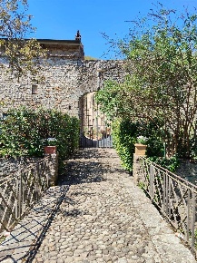 Foto Appartamento in via valle, Fiesole di 210 m² con 6 locali in vendita