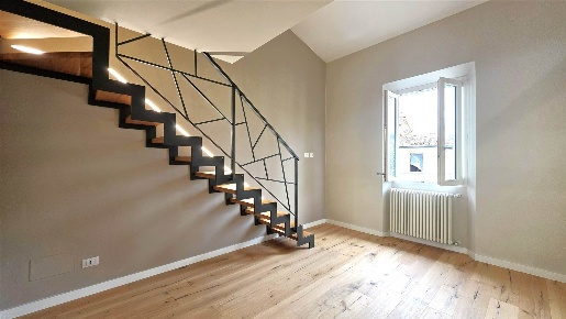 Foto Appartamento a Firenze Galluzzo di 100 m² con 5 locali in vendita