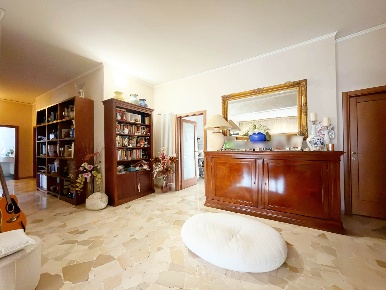 Foto Appartamento a Firenze Novoli di 110 m² con 5 locali in vendita