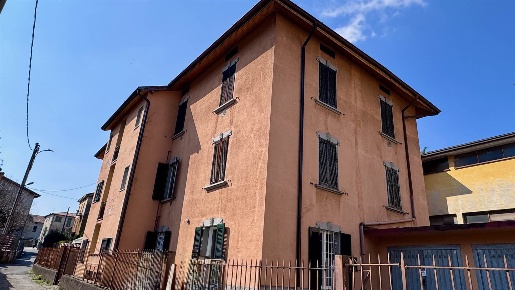 Foto Appartamento in via enrico toti 9, Airuno Centro di 51 m² con 2 locali