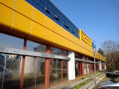 Foto Negozio in Via Raffaello Sanzio  2, Gallarate Cascinetta di 148 m²