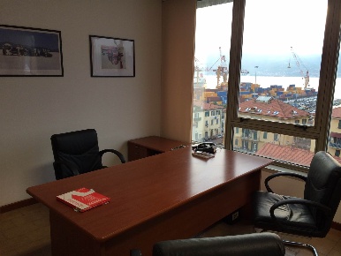 Foto Ufficio a La Spezia Le Pianazze di 175 m² con 6 locali in affitto