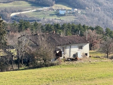Foto Rustico in Località Cà Romagnoli 132, Grizzana Morandi di 90 m²