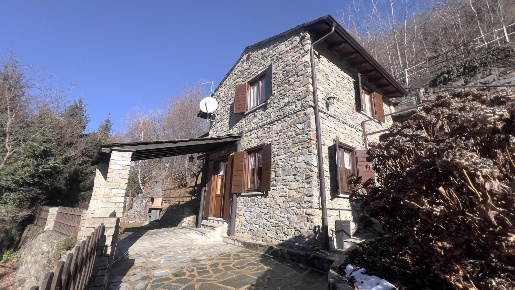 Foto Casa indipendente a Morbegno di 71 m² con 4 locali in vendita