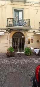 Foto Ufficio in via de luca  6, Salerno Centro di 36 m² con 2 locali