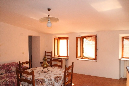 Foto Appartamento a Montecatini Val di Cecina Centro di 147 m² con 7 locali