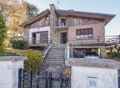 Foto Villa unifamiliare a Montefiorino La Verna di 202 m² con 6 locali