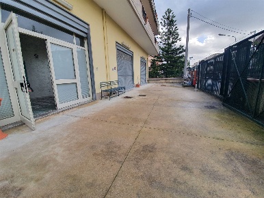 Foto Magazzino in Via Copernico 41, Bellizzi Centro di 300 m² in affitto