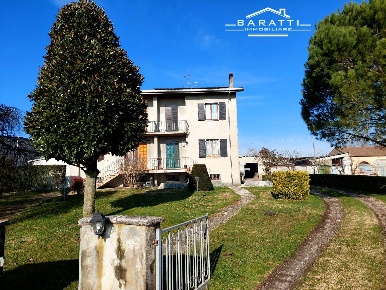 Foto Case semi ndipendenti a Suzzara Centro di 100 m² con 4 locali