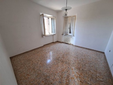 Foto Appartamento a Monte Roberto Pianello Vallesina di 100 m² con 6 locali