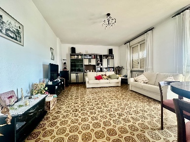 Foto Appartamento a Cecina Cecina Centro di 155 m² con 5 locali in vendita