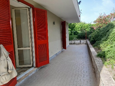 Foto Appartamento a Pollena Trocchia Centro di 90 m² con 3 locali
