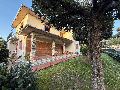 Foto Villa bifamiliare a Rosignano Marittimo Rosignano Solvay di 187 m²