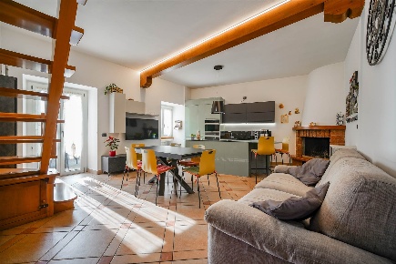 Foto Case semi ndipendenti a Valmadrera di 152 m² con 4 locali in vendita