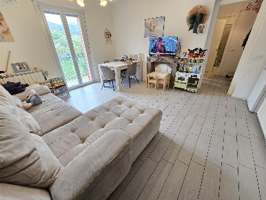Foto Appartamento a Santo Stefano di Magra Centro di 80 m² con 4 locali