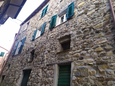 Foto Appartamento a Bolano Centro di 75 m² con 4 locali in vendita