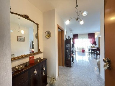 Foto Appartamento a Latina Latina Scalo di 98 m² con 6 locali in vendita