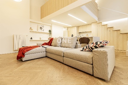 Foto Appartamento in Via Broletto 39, Milano Duomo di 85 m² con 2 locali