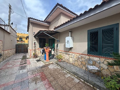Foto Casa indipendente a Sant'Anastasia Starza Vecchia di 270 m² in vendita