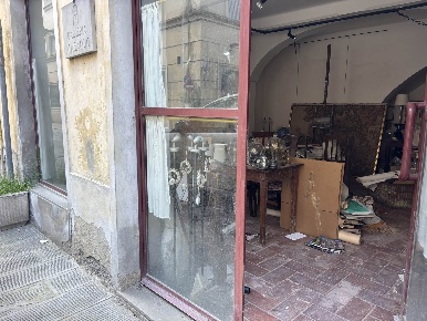 Foto Negozio in VIA ALBERTI, San Giovanni Valdarno di 35 m² con 1 locali