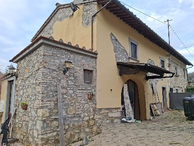 Foto Casa indipendente a Lastra a Signa Centro di 100 m² con 4 locali
