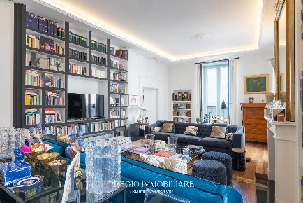 Foto Appartamento in Via San Nicola, Trani di 176 m² con 5 locali