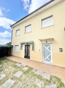 Foto Casa indipendente a Massarosa Bozzano, Quiesa di 140 m² con 7 locali