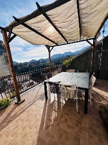 Foto Appartamento a Cava de' Tirreni Centro di 190 m² con 8 locali