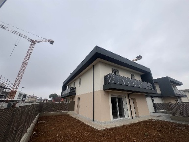 Foto Villa unifamiliare in via s. Agostino, Azzano San Paolo di 120 m²