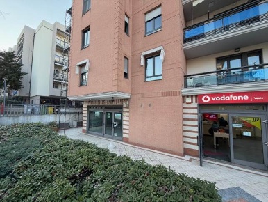 Foto Locale commerciale in Viale Giulio Cesare, Vasto di 158 m² in vendita