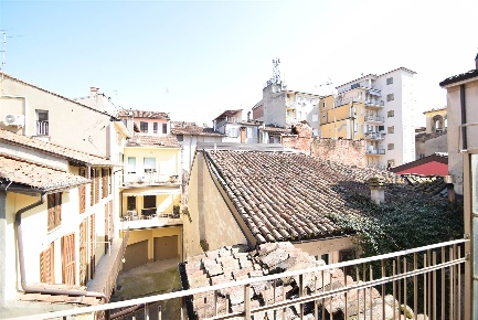 Foto Appartamento a Piacenza Via Taverna - Ospedale di 163 m² con 6 locali