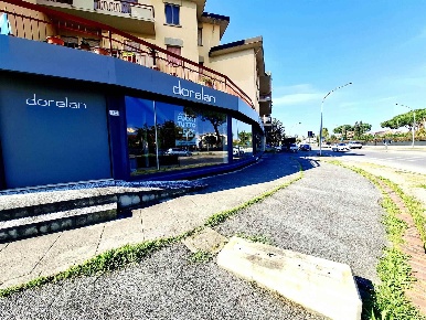 Foto Attività commerciale a Empoli Pontorme - Cortenuova di 257 m²
