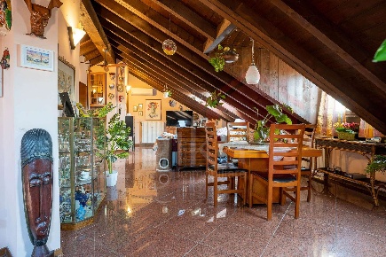 Foto Appartamento in Via Sant' Anna  14, Siziano Centro di 166 m²