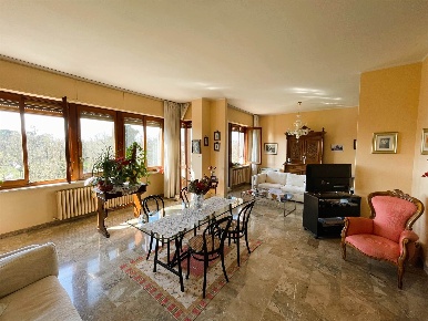 Foto Appartamento in VIALE BISTOLFI 38, Casale Monferrato Centro di 158 m²