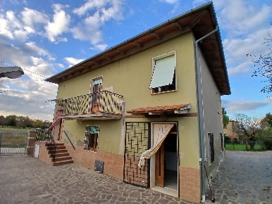 Foto Casa indipendente a Montepulciano di 200 m² con 10 locali in vendita