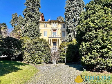 Foto Villa unifamiliare a Biella Centro Storico di 610 m² con 24 locali