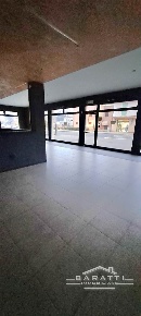 Foto Negozio a Cavezzo Centro di 250 m² con 3 locali in affitto