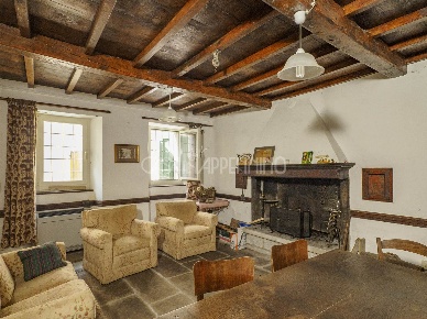 Foto Casa indipendente a Palagano Boccassuolo di 230 m² con 11 locali